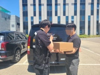 [르포] “현금수송급 보안으로 배달”... 명품 배송 따라가 보니