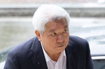 김홍일 방통위원장, 탄핵안 보고 전 자진 사퇴
