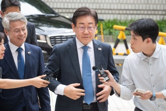 이재명 “대북 송금 재판, 서울서 받게 해달라” 신청...대법원이 ‘기각’