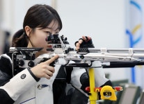 ‘韓 선수단 최연소’ 반효진 10m 공기소총 올림픽 신기록
