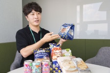 [인터뷰] “차별화 비결은 직소싱, 반값에 세계 인기식품 韓에 소개”... 편의점 업계 3위 세븐일레븐의 승부수