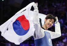 박태준, 한국 남자 태권도 16년 만의 금메달… 도쿄 노골드 아픔 씻었다