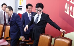 尹, 한동훈과 ‘빈손 회동’ 직후 추경호와 만찬