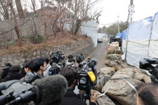 경찰, 안가·경호처 CCTV 압수수색 시도했으나 경호처 불응에 실패