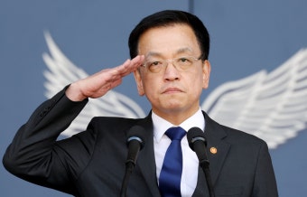 최상목 WSJ에 “트럼프 만나면 對美 흑자 ‘일시적’ 설명할 것”… 대선 출마 질문엔 고개 저어
