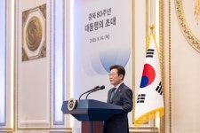 李대통령 지지율 59%… ‘조국 사면’에 한 달 만에 5%p 하락[한국갤럽]