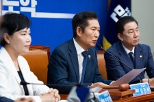 與, 조희대 청문회 강행 기조 재확인…탄핵·국정조사 카드 시사도