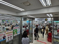 [르포] 돌아온 中 유커에 명동 ‘들썩’… 손님맞이 분주한 유통업계