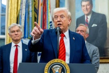 트럼프, 노벨평화상 수상 불발에 “그래도 수백만명 구했으니 행복”