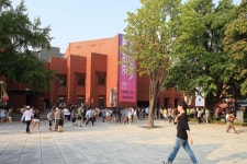 [르포] “막걸리 마시고 화단에 오줌 뿌려”…노숙자 무법지대 된 마로니에공원