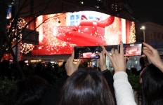 더현대 ‘성탄 마을’ 30분 만에 매진... 4분기 실적에 사활 건 유통업계