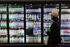 내년부터 수입 우유 무관세… 프리미엄·사업 다각화로 새 판 짜는 유업계