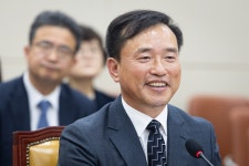 김종철 방미통위 위원장 후보자 “허위 정보 대응·청소년 보호 강화 약속”