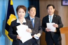 與 친명계 최고위원들 “대통령과 합당 교감 없었다”…민주당 내홍 폭발