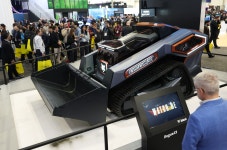 성장통 겪는 韓 건설기계… 신흥국·유럽서 2막 연다