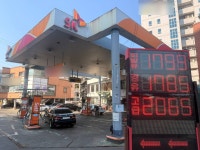 [르포] 100원 내리거나 영업 중단… 석유 최고가제 첫날, 주유소는 ‘제각각’