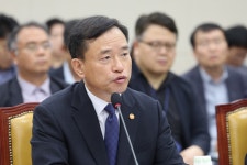 김종철 방미통위 위원장 “AI로부터 청소년 보호 필요… 정보통신망법·AI 기본법 보완 지원”