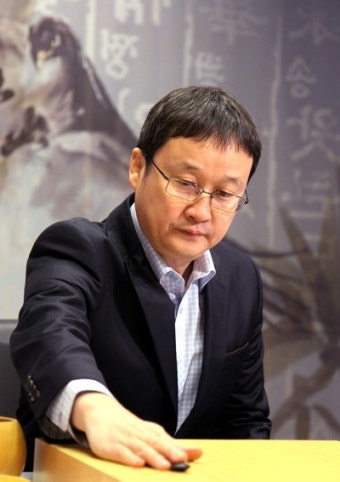 유창혁, 우승 후보 이창호 잡았다