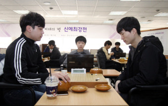 판 키운 '미래권력' 경쟁의 선두 주자는?