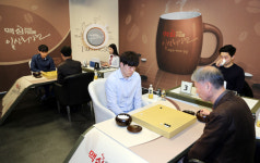65세 최고령 서봉수, 17위 윤준상 꺾었다