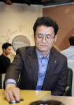 65세 최고령 서봉수, 17위 윤준상 꺾었다