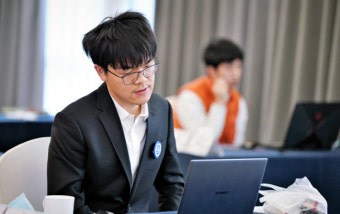 신진서, 커제 꺾고 '승률 90%' 복귀