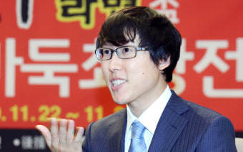 신진서보다 더 번 이야마, 10년 연속 일본 상금왕