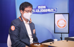 유창혁 9단과 서봉수 9단의 71번째 만남