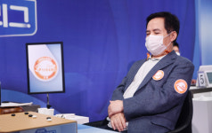 유창혁 9단과 서봉수 9단의 71번째 만남