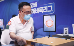 유창혁 9단과 서봉수 9단의 71번째 만남