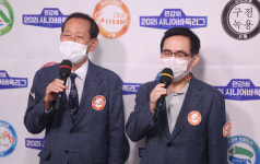 유창혁 9단과 서봉수 9단의 71번째 만남