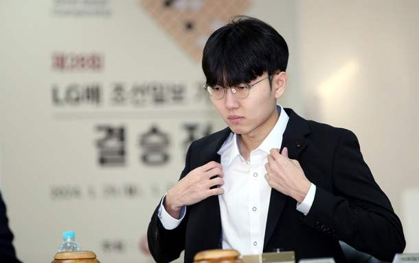한국 바둑 신진서, 난양배에서 초대 우승! 메이저 8번째 우승 기록達成