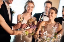 더베일리하우스 논현점, 로맨틱한 이브닝 웨딩 제안