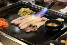 고기카페 가야, 정량판매에서 무한리필로