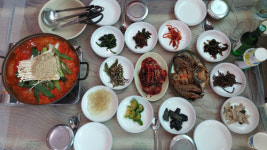 안면도 알이 꽉 찬 암꽃게로 끓인 게국지 맛볼까?