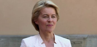 차기 EU 집행위원장에 폰데어라이엔…첫 여성 집행위원장
