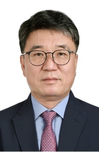 문 대통령,  신임 보건복지부 2차관에 류근혁 내정