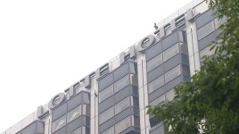 욕먹어도 이참에…올리브영·롯데·워커힐호텔 무슨일?