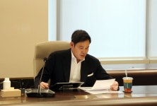 정용진의 신세계, 실적 나쁜 계열사 대표 언제라도 방뺀다