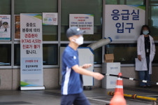 추석 응급실 전문의 진찰료 인상…권역센터 인건비 지원