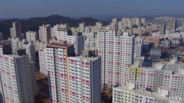 임대아파트에 억대 포르쉐 떡하니…LH 뭐하나?