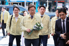 강훈식 비서실장, 이재명 대통령 대신해 김문수 형님상 조문