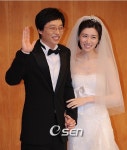 나이차 느낄 수 없는 커플 1위…9살 차이 '유재석-나경은' 부부