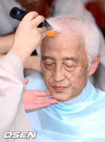 원로배우 오현경 삭발 투혼 '숙연해진 현장'