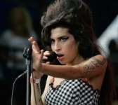 英 가수 에이미 와인하우스 사망, 약물 과다복용 추정