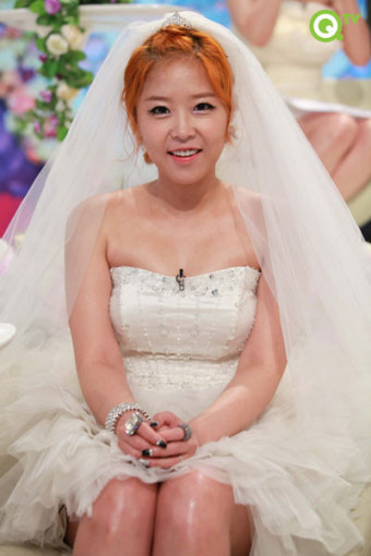 ‘공식 연인’ 신지-유병재 “주선자 홍진영도 모르게 비밀열애”