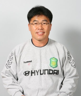 선장 빠진 전북, 이흥실 수석코치 체제로 갈듯
