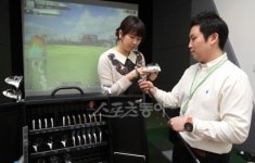 국내 첫 여성전용매장, 맞춤형 클럽 피팅센터…‘골프팩토리’ 확 달라졌네