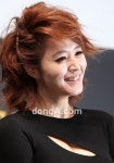 [SD포토] 김혜수 빙그레 ‘머리가 헝클어져도 섹시해’