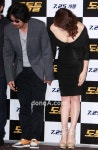 [SD포토] 김혜수, 과감 노출에 고개 숙이니 ‘더 아찔’